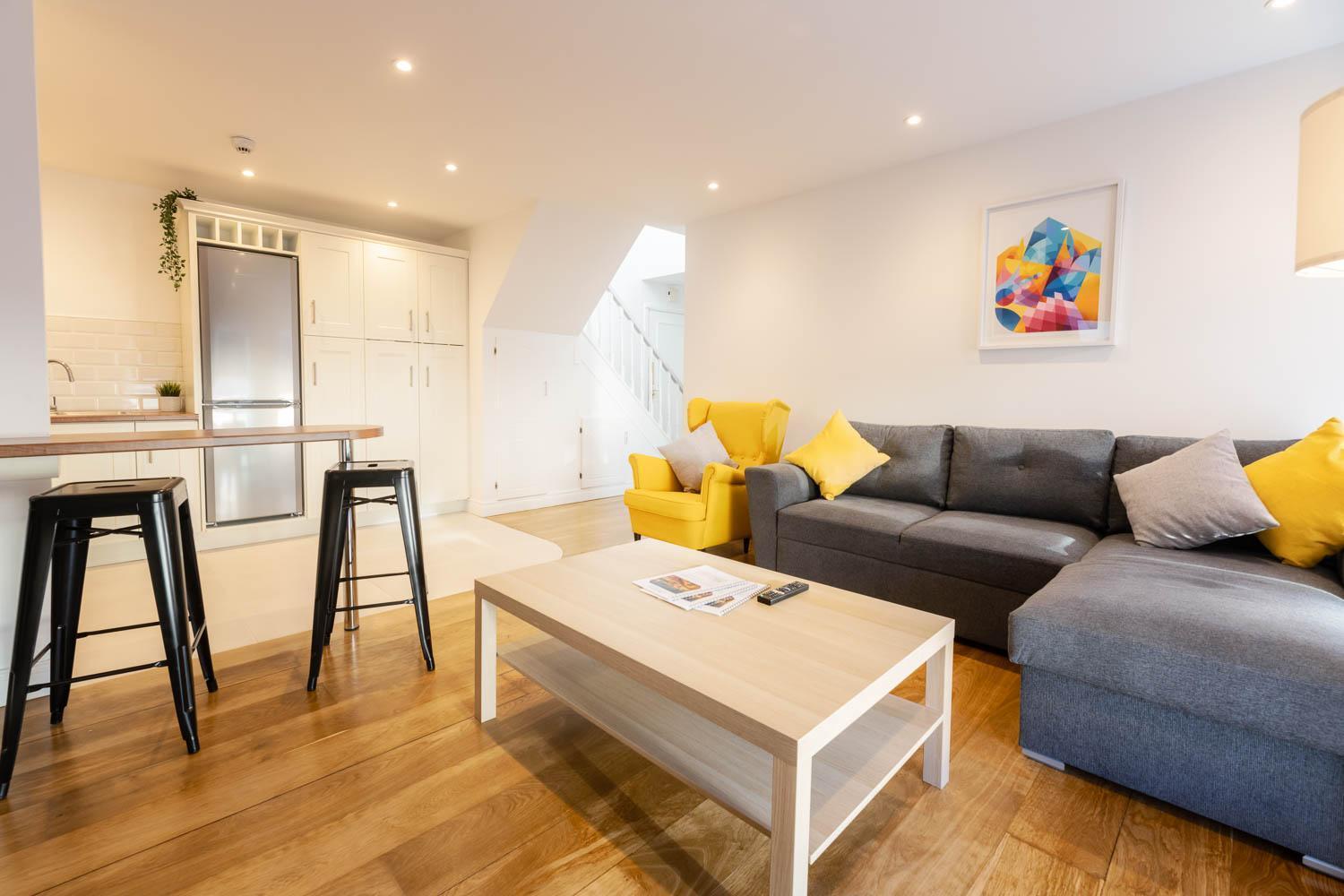 Modern Canal View Home, In City Centre, Sleeps 8 戈尔韦 外观 照片