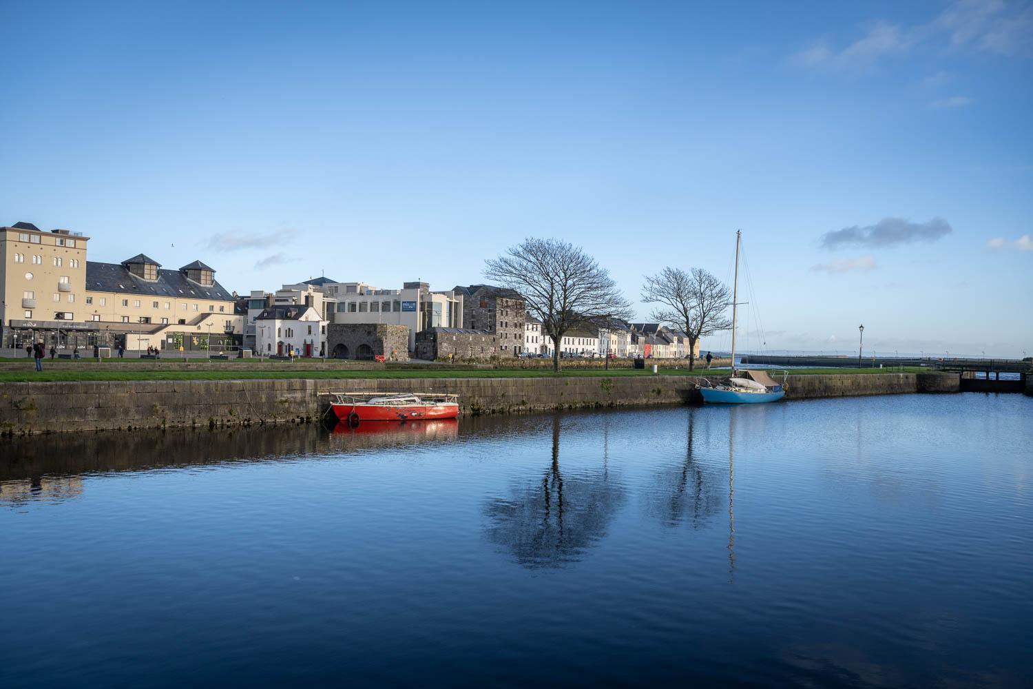 Modern Canal View Home, In City Centre, Sleeps 8 戈尔韦 外观 照片