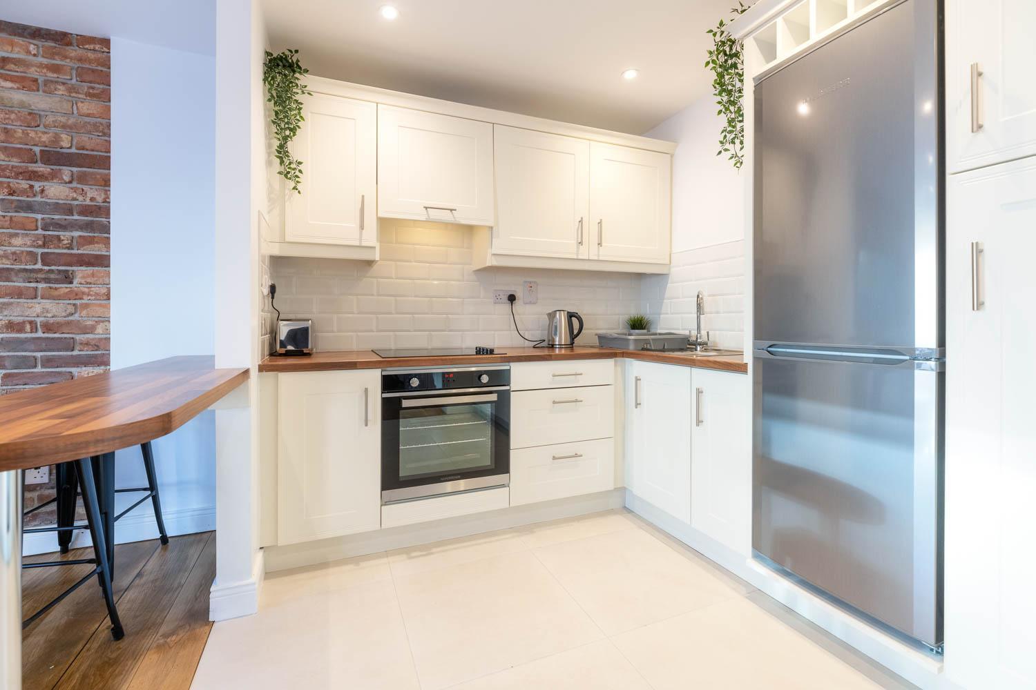 Modern Canal View Home, In City Centre, Sleeps 8 戈尔韦 外观 照片